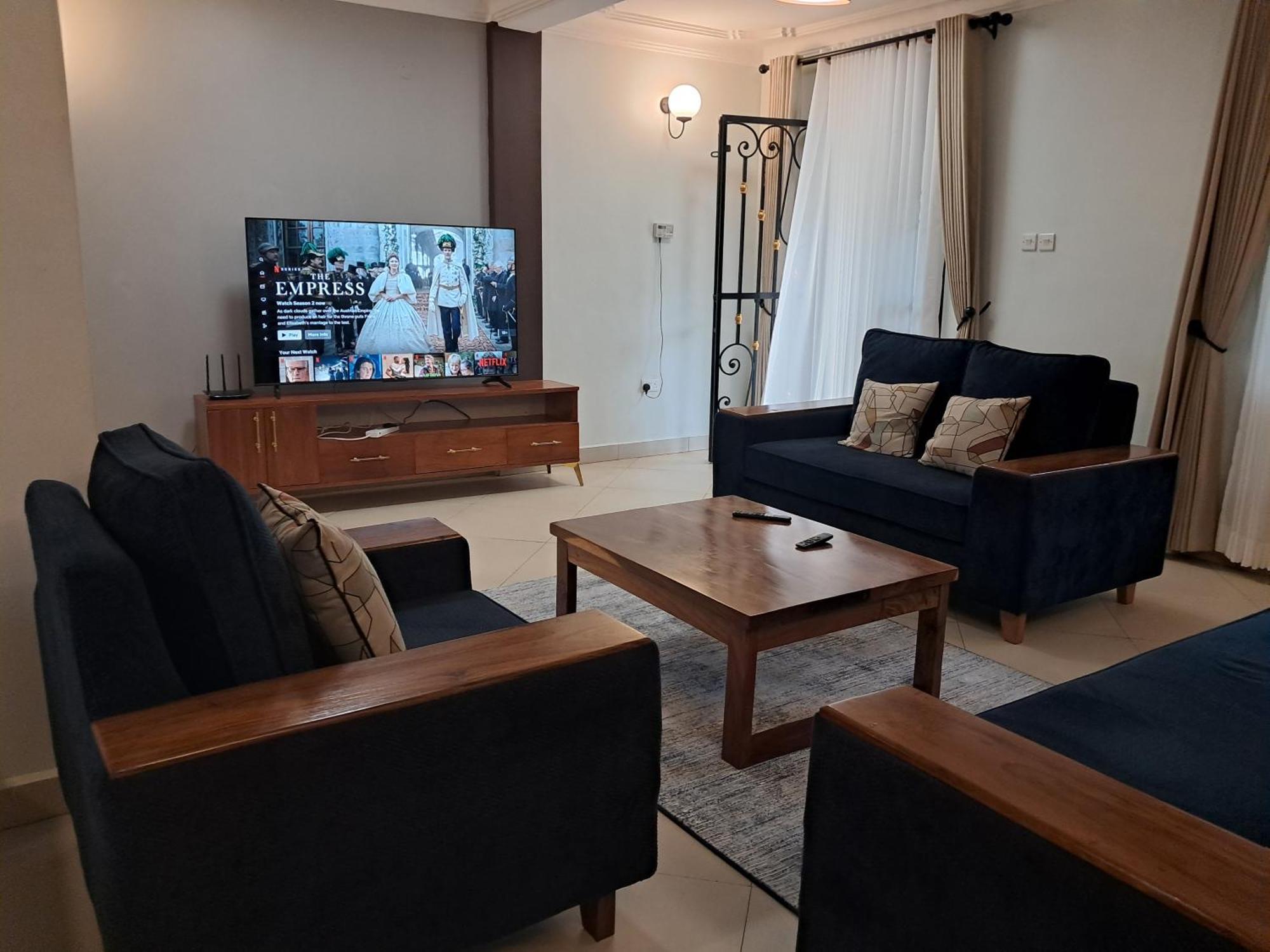 Elena & Kimberly Apartment Gulu Exterior photo
