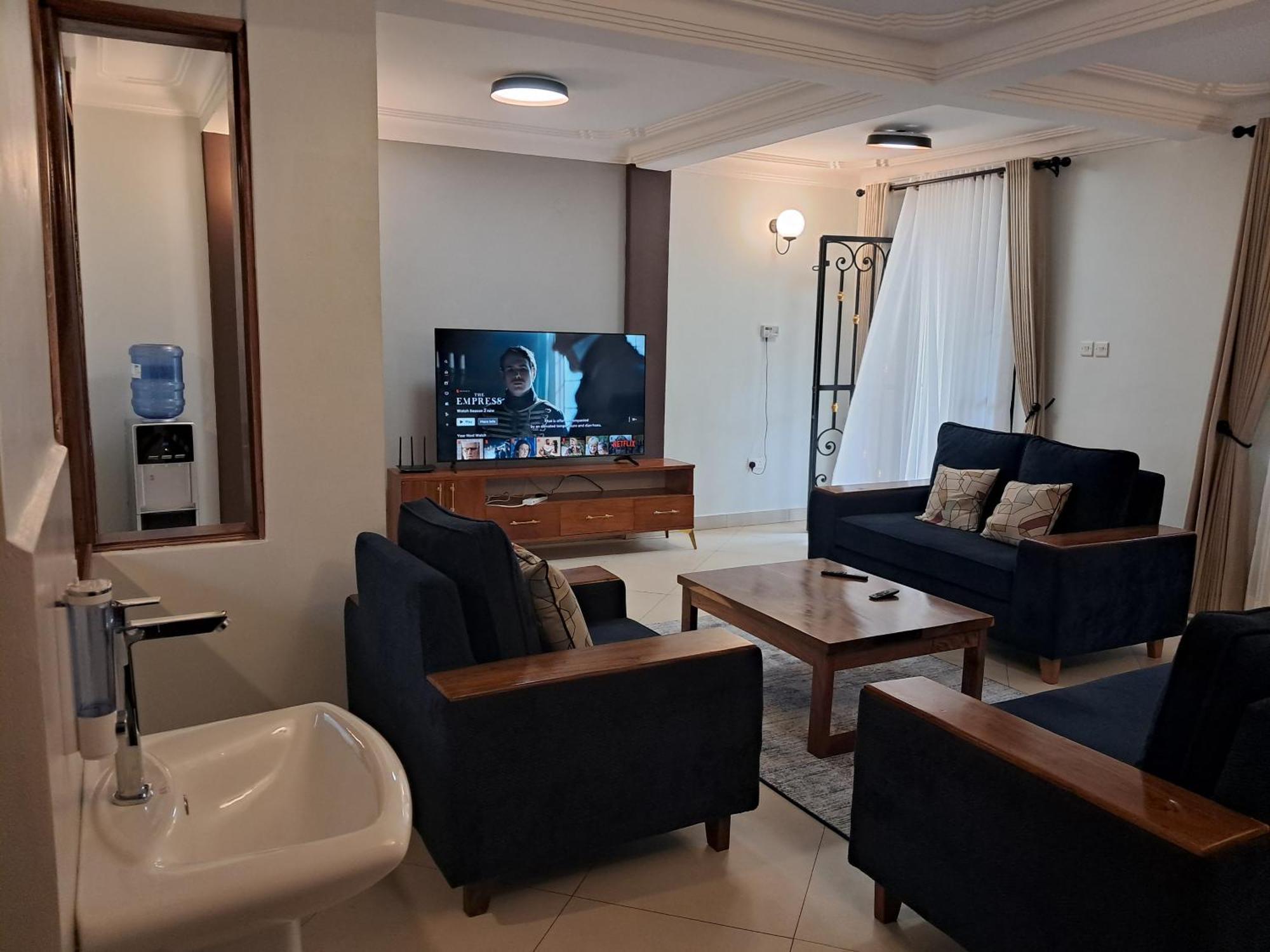 Elena & Kimberly Apartment Gulu Exterior photo
