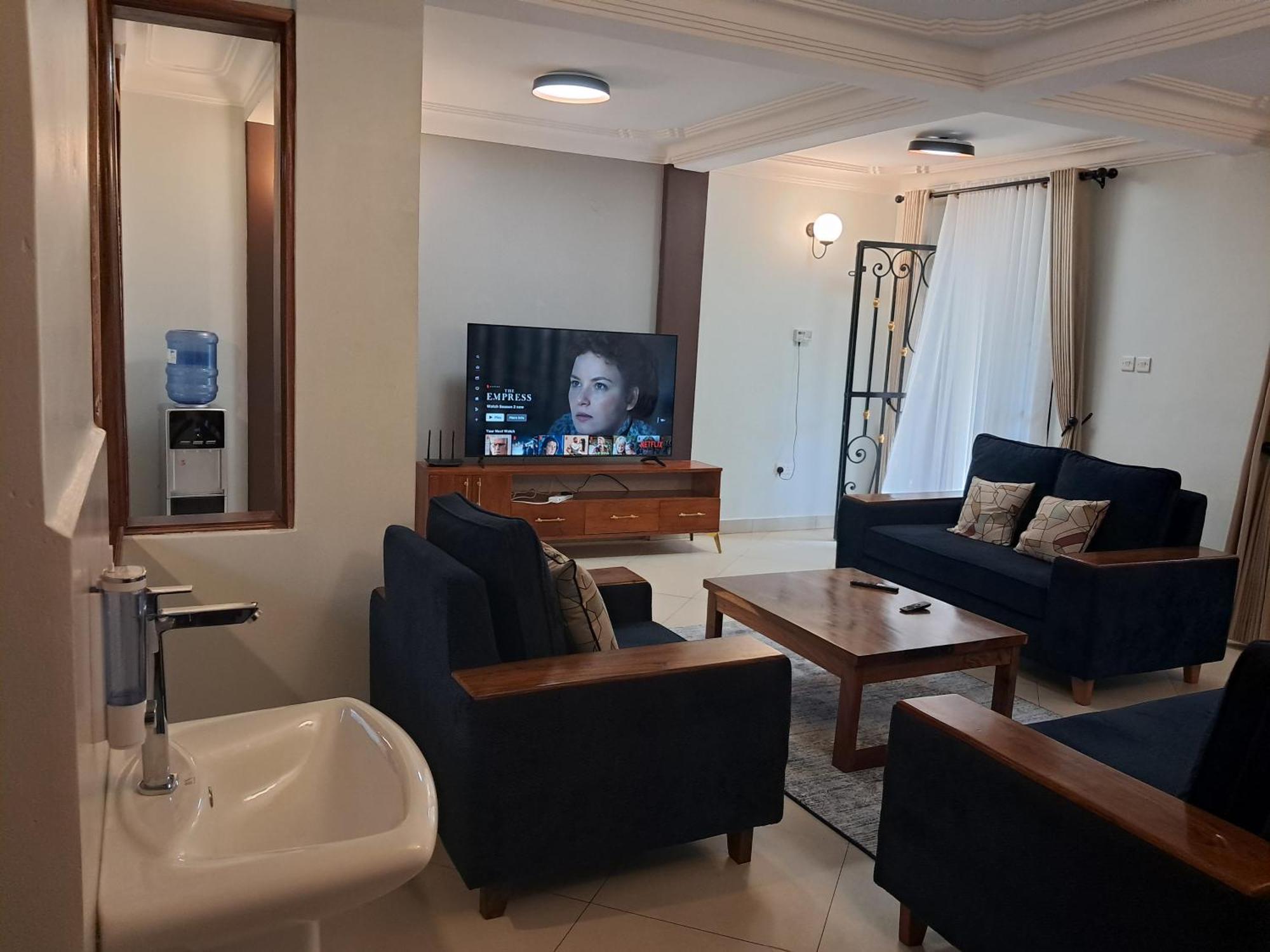 Elena & Kimberly Apartment Gulu Exterior photo