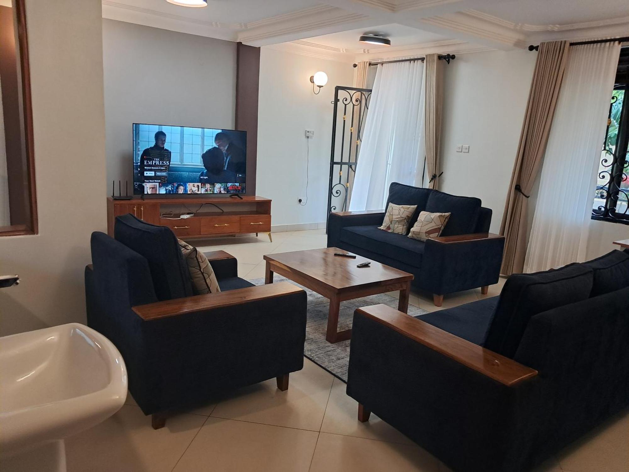 Elena & Kimberly Apartment Gulu Exterior photo